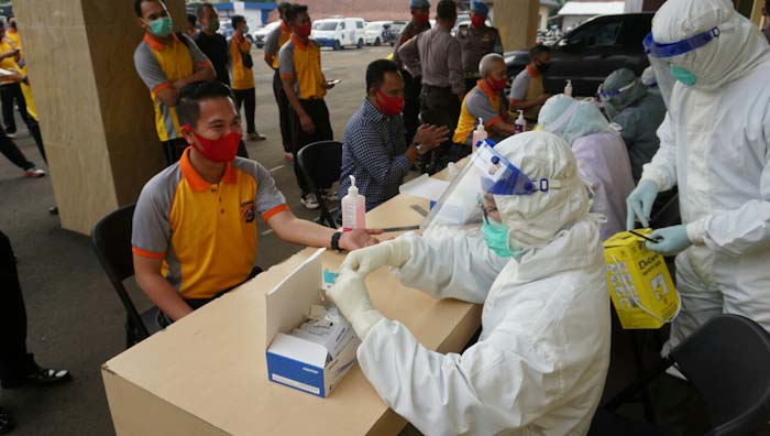Jelang Hari Bhayangkara Ke-74, Polres Pandeglang Gelar Rapid Test