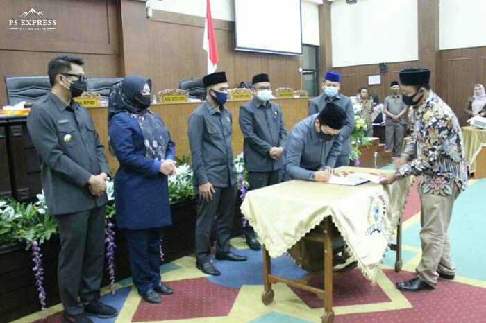 DPRD Pandeglang Gelar Paripurna, Bupati Sampaikan Pendapat Akhir