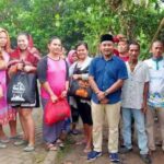Kades Mekarsari Bagikan 1700 Paket Sembako Door To Door Ke Rumah Warga