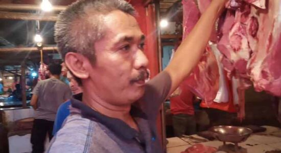 Jelang Idul Fitri Harga Daging Sapi di Pasar Pandeglang Alami Kenaikan
