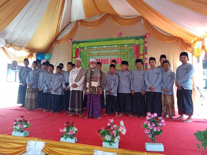 Ponpes dan Yayasan Miftahul Huda Gelar Pelepasan Siswa