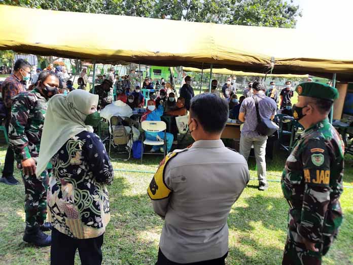 Forkopimda dan Bupati Irna Pantau Pelaksanaan Vaksin