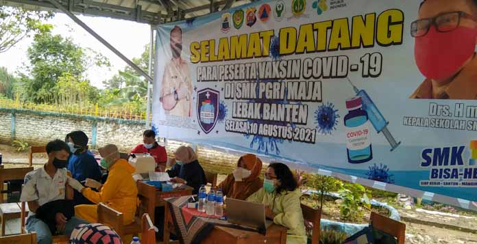 Cegah Covid-19, Ratusan Siswa SMK PGRI Maja Divaksin