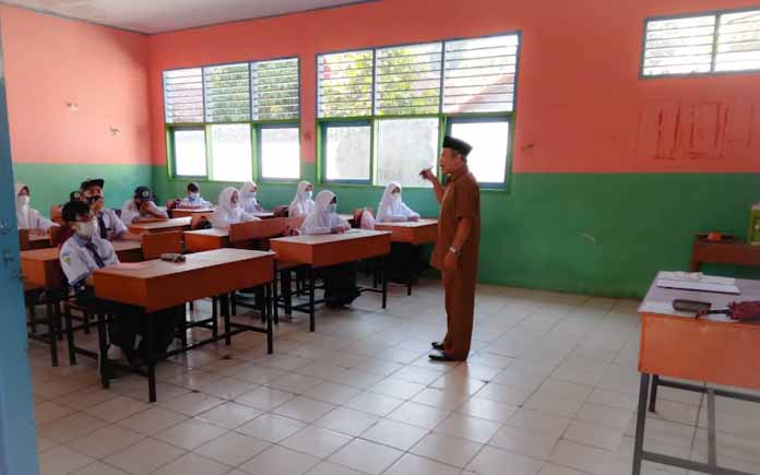 Siswa SMPN 1 Warunggunung: Pembelajaran Tatap Muka Mudah Dipahami Suasana Belajar Jadi Hidup