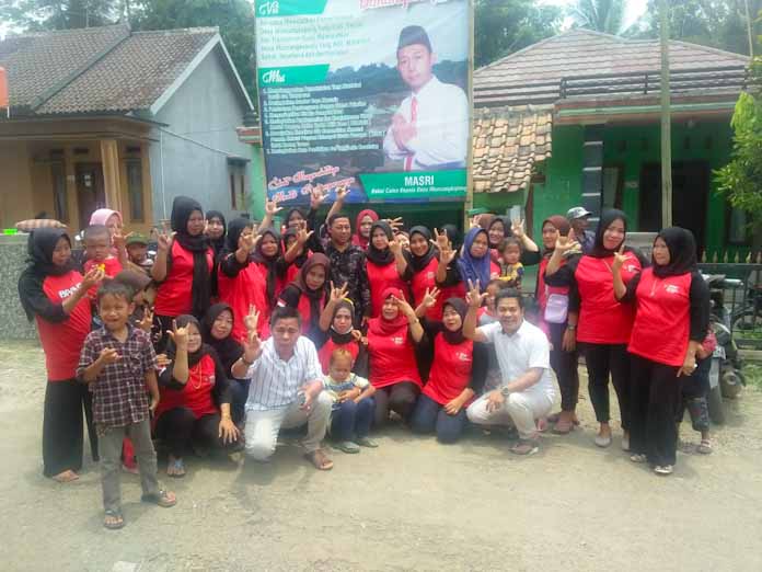Barisan Putri Muncang Kopong Perjuangan Dukung Masri Jadi Kades Muncangkopong