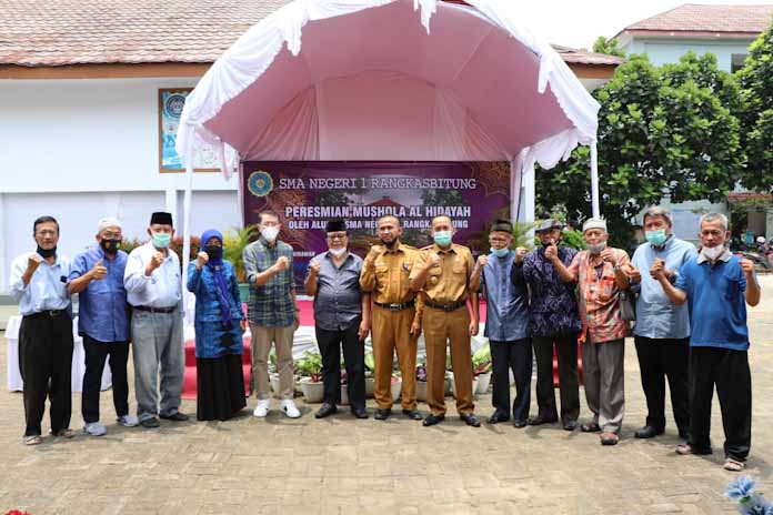 Wabup Lebak Hadiri Serah Terima Mushola Dari Alumni Ke Sekolah SMAN 1 Rangkasbitung