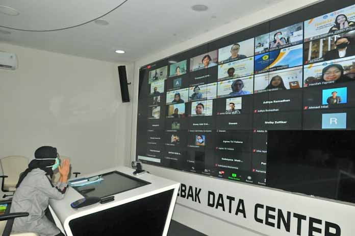 Isi Seminar, Bupati Iti Ajak Perempuan Untuk Berdaya Saing 