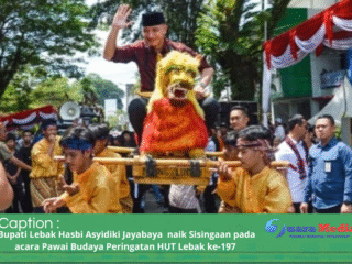 Pawai Budaya HUT Lebak ke-197 Membludak, 33 Pakaian Adat hingga Marching Band Warnai Jalan Protokol