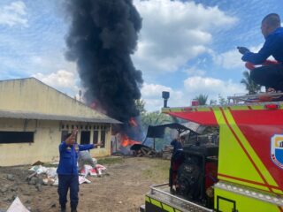 Pabrik Pengeringan Karet PT Cipanyusuhan Cimarga Ludes Terbakar