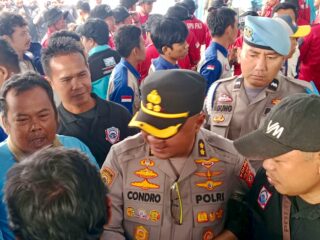 Emosional dan Unik, Warga Serang Antar Kepergian AKBP Condro Sasongko