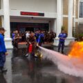 Damkar Turun Tangan, Kajari Lebak Diajari Cara Padamkan Kebakaran