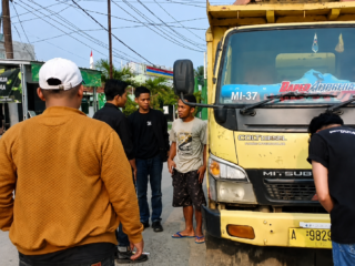 KUMALA Turun ke Jalan, Swiping Angkutan Tambang Pelanggar Perbup