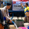 Warga Desa Pasirtangkil Kesulitan Air Bersih, Polsek Warunggunung dan Tagana Bergerak Cepat