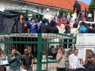 DPRD Lebak Didemo, Massa Desak Pengusutan Dugaan Intimidasi dan Penganiayaan Aktivis
