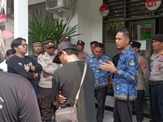 Demo E-Parking di Indag Lebak, Massa Soroti Tarif hingga Risiko Kehilangan Motor